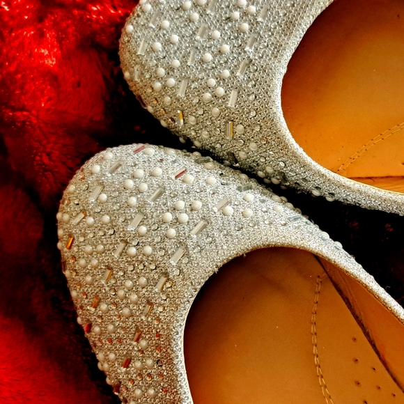 Shoe - Picture 2 of 4